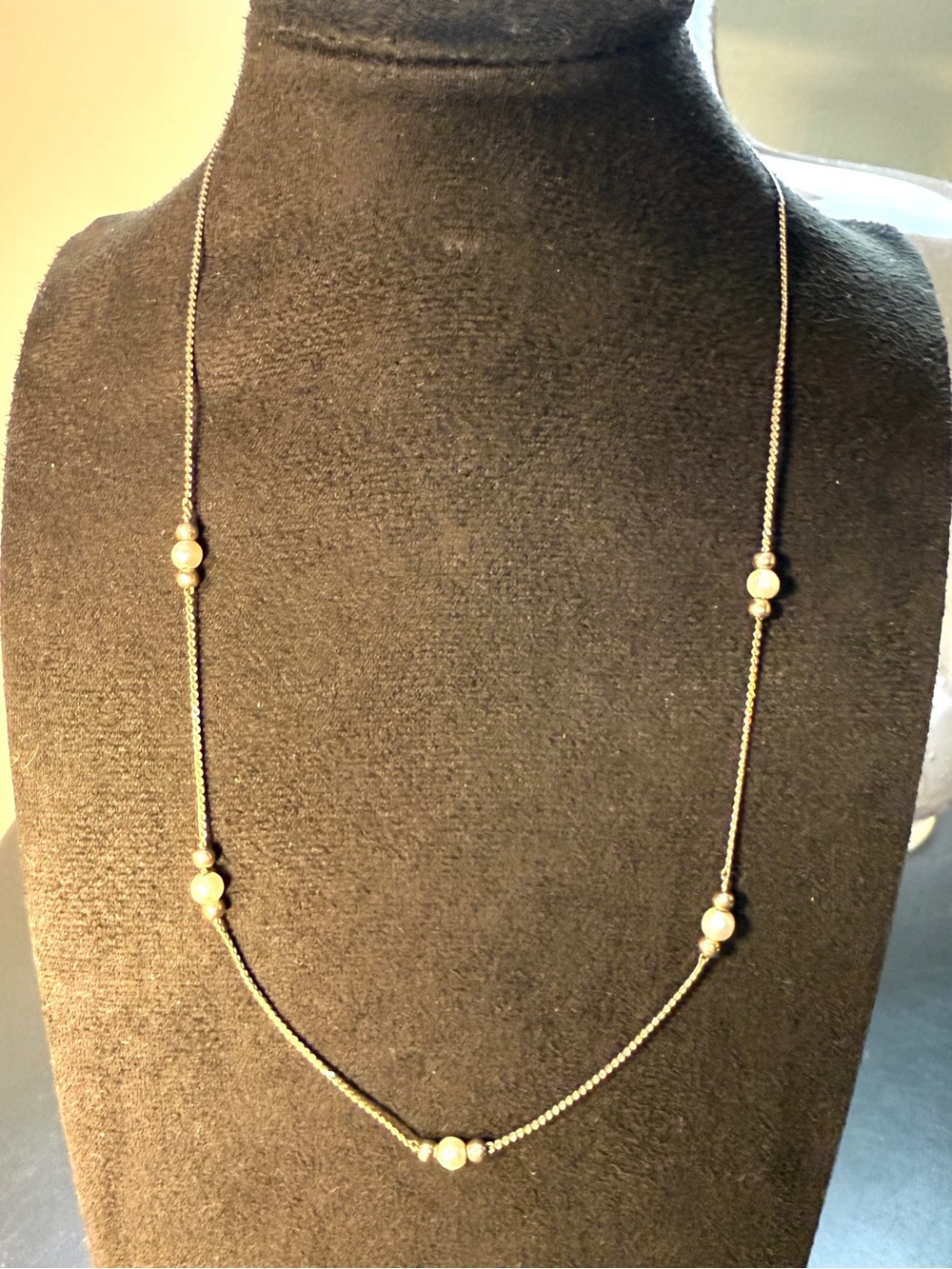 Vintage 1970s Dainty Gold Tone Faux Pearl & Gold Beaded Collar Necklace